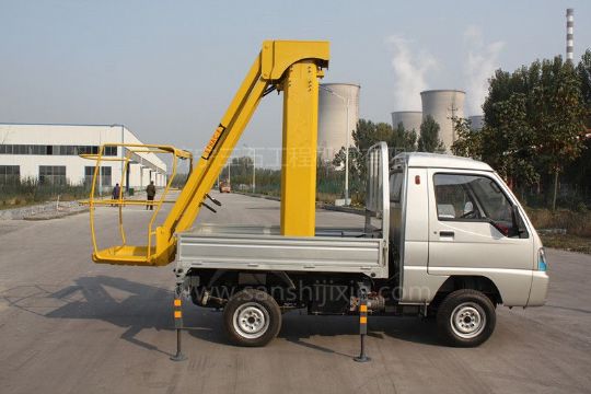 點(diǎn)擊查看詳細(xì)信息<br>標(biāo)題：電動(dòng)高空作業(yè)車 閱讀次數(shù)：3612