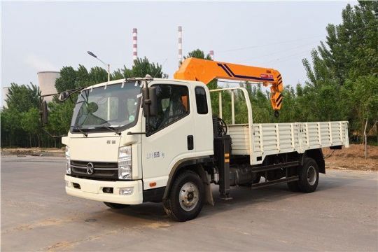 點(diǎn)擊查看詳細(xì)信息<br>標(biāo)題：5噸凱馬隨車吊 閱讀次數(shù)：2668