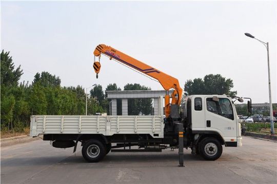 點(diǎn)擊查看詳細(xì)信息<br>標(biāo)題：5噸凱馬隨車吊3節(jié)臂 閱讀次數(shù)：2911
