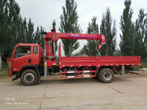 點(diǎn)擊查看詳細(xì)信息<br>標(biāo)題：8噸東風(fēng)隨車吊 閱讀次數(shù)：2147