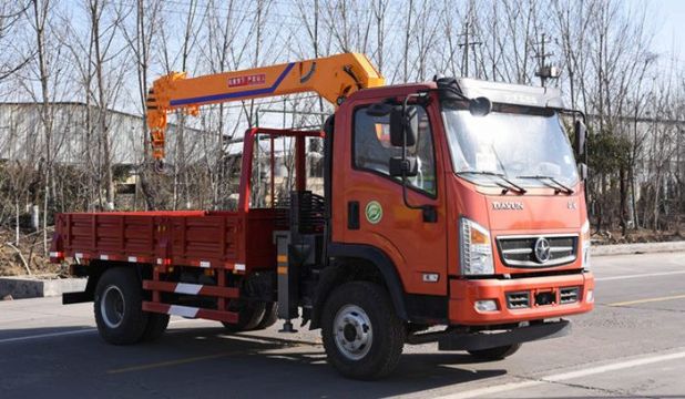 點擊查看詳細信息<br>標題：3.2噸大運隨車吊 閱讀次數(shù)：2196