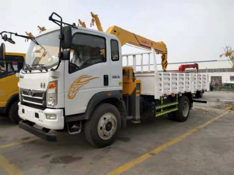點(diǎn)擊查看詳細(xì)信息<br>標(biāo)題：5噸重汽豪曼隨車吊 閱讀次數(shù)：3012